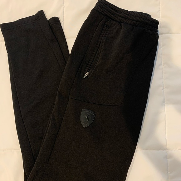puma sweatpants with zipper pockets